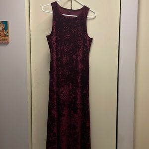 Gorgeous burgundy crushed velvet dress